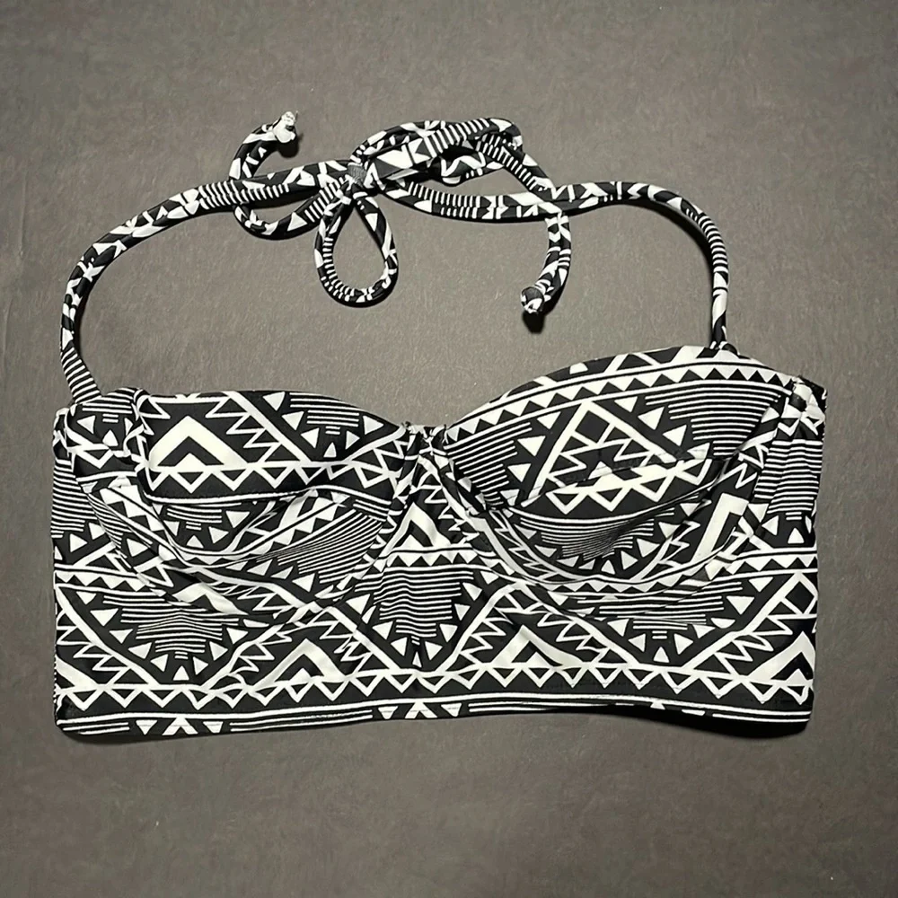 DELIA’S crop top bra bikini top in girl’s size extra small